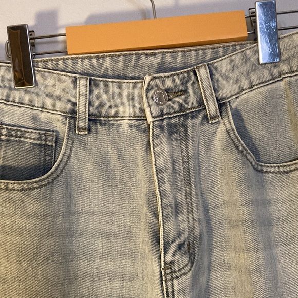🍁 BNWOT SHEIN HI WAIST Cargo light blue denim jeans •S• 15”•inseam 13” - Picture 2 of 11